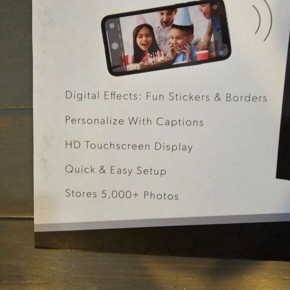 Simply Smart Home PhotoShare 10.1" Full HD Wi-Fi Smart Digital Picture Frame - Picture 9 of 16